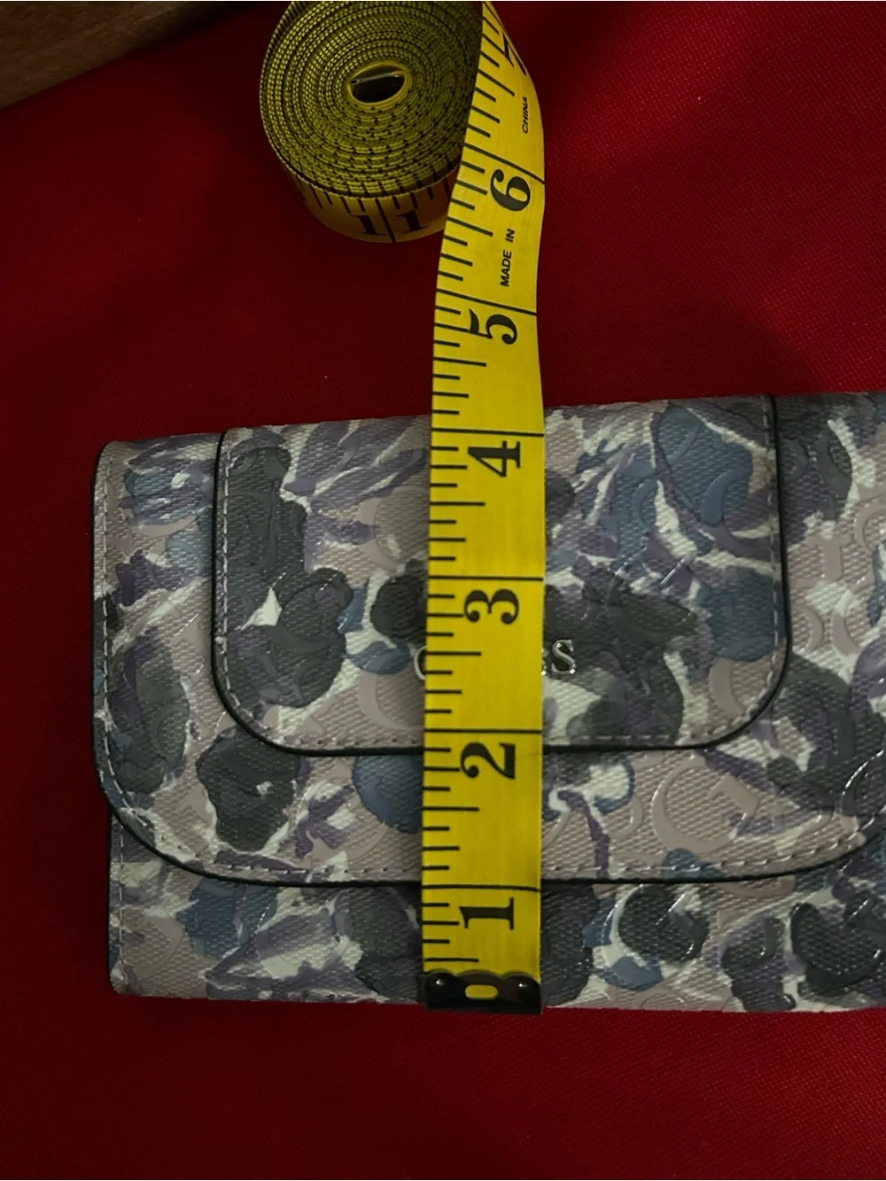 Guess compact 1981